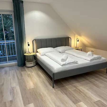Grand - Perfekt Fuer 6-8! Parken Flughafen Apartamento