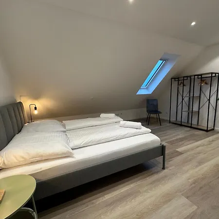 Apartamento Grand - Perfekt Fuer 6-8! Parken Flughafen *
