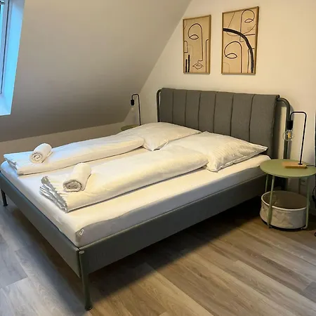 Grand - Perfekt Fuer 6-8! Parken Flughafen Apartamento