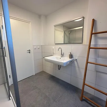 Apartamento Grand - Perfekt Fuer 6-8! Parken Flughafen *