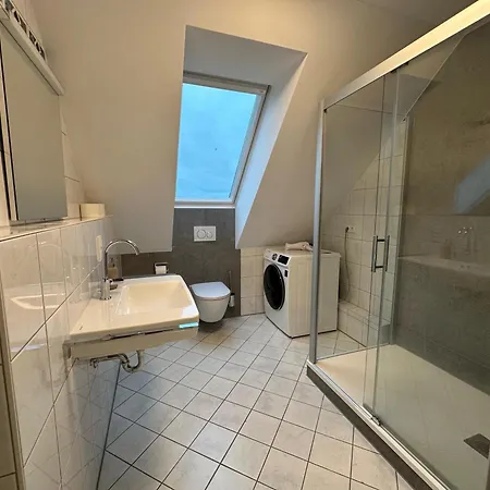 Grand - Perfekt Fuer 6-8! Parken Flughafen Apartamento *