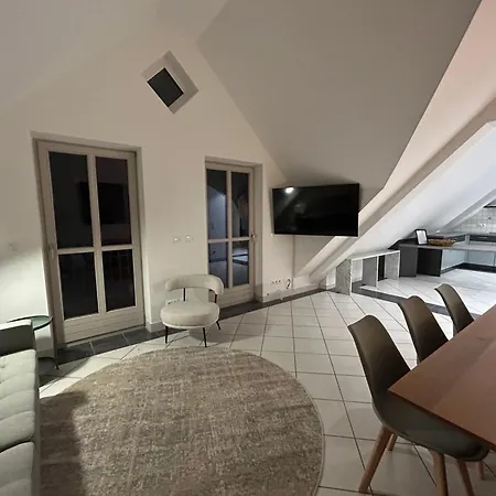 Grand Suite - Perfekt Fuer 6-8! Parken Flughafen 아파트 할버그무스