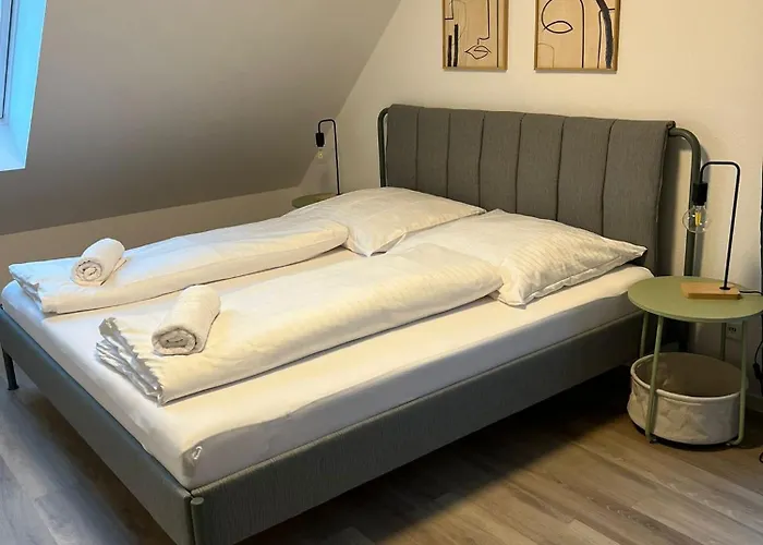 Grand - Perfekt Fuer 6-8! Parken Flughafen Appartement